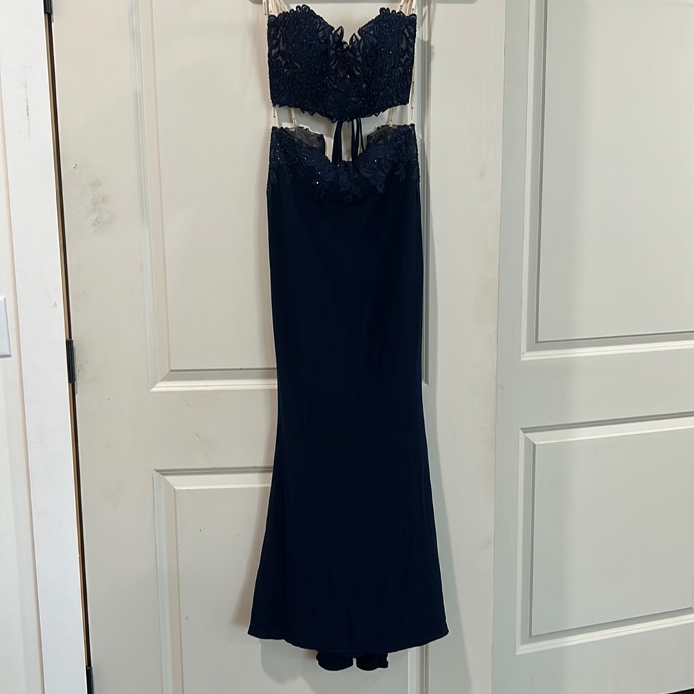 Formal / Prom Dress:  2 piece Dress. Size 00